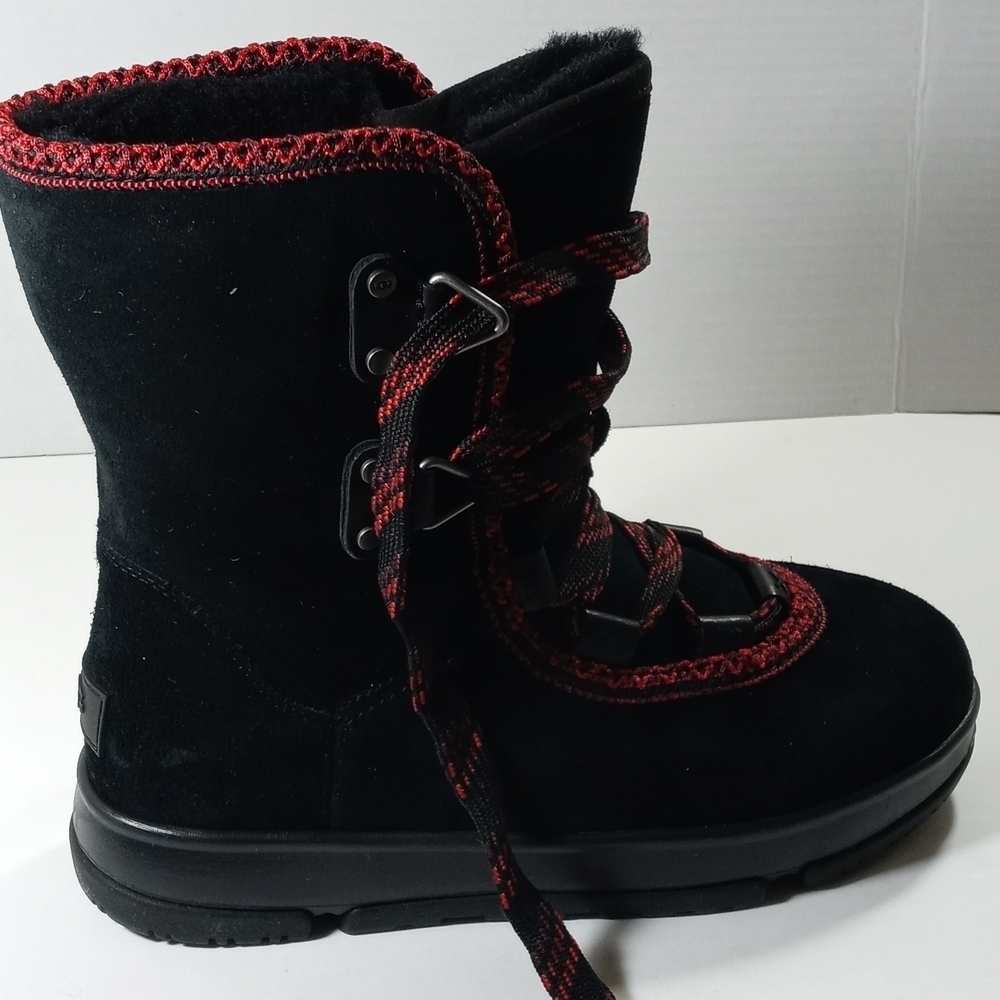 Boot - Picture 4 of 9
